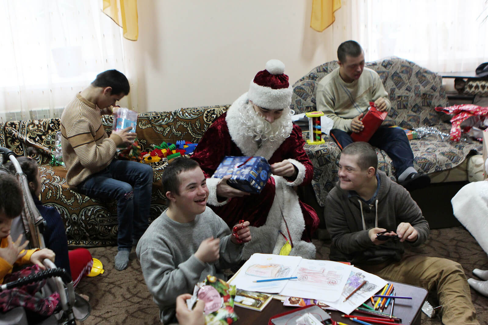 Brightening Christmas for kids: Redwerk team visited children in foster families, photo 8