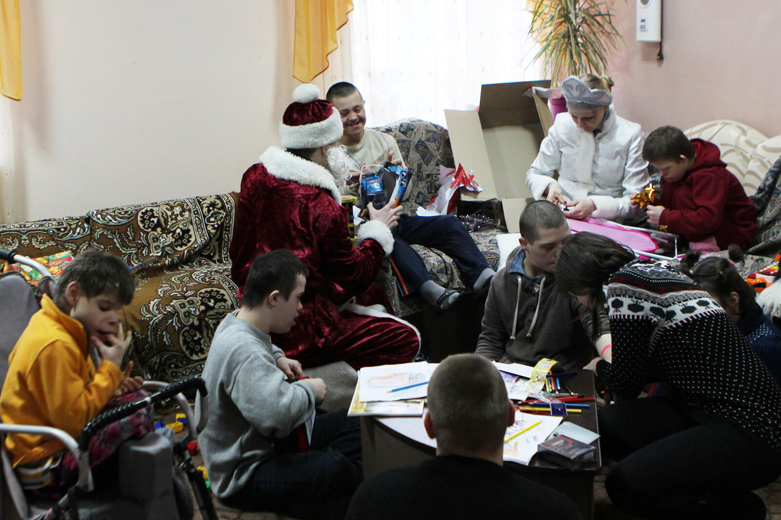 Brightening Christmas for kids: Redwerk team visited children in foster families, photo 7