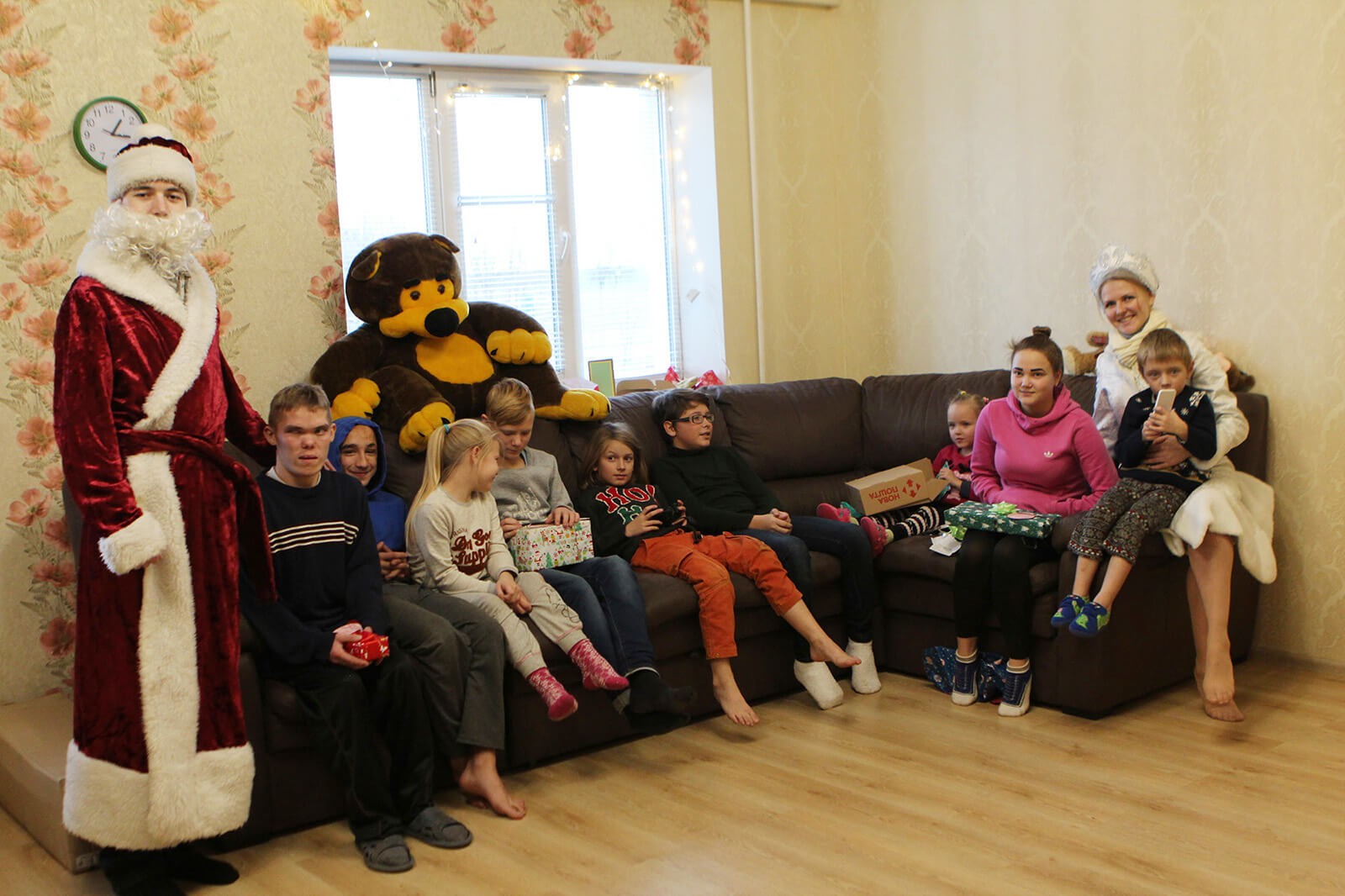 Brightening Christmas for kids: Redwerk team visited children in foster families, photo 5